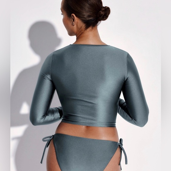 Knix long sleeve swim top size small - Picture 3 of 4